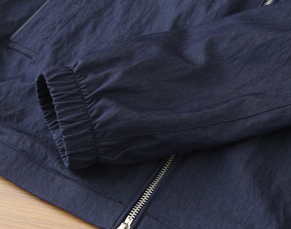 /套 杰尼亚套装 不单卖！2026春夏系列针脚细密，色调与缝线呼应，既强化品牌身份，又以低调的工艺细节传