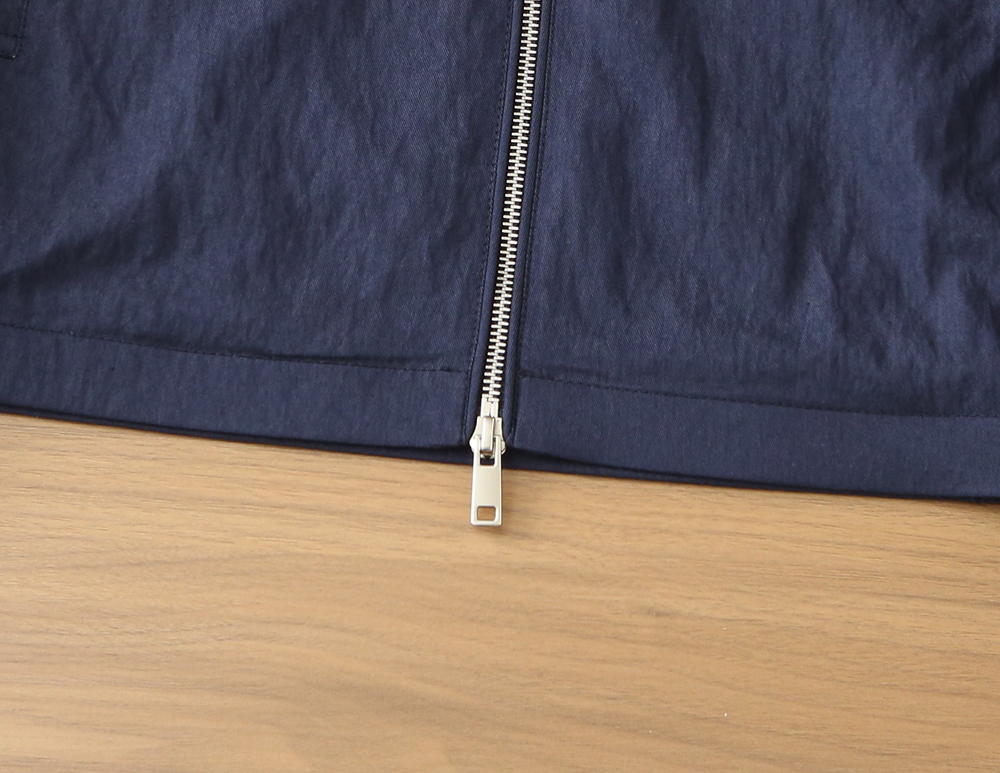 /套 杰尼亚套装 不单卖！2026春夏系列针脚细密，色调与缝线呼应，既强化品牌身份，又以低调的工艺细节传