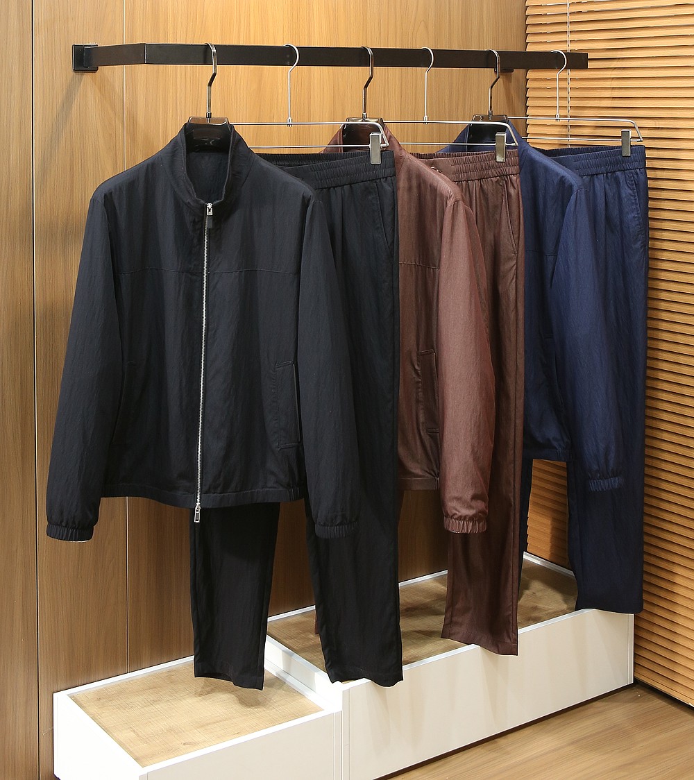 /套 杰尼亚套装尺寸表……A511