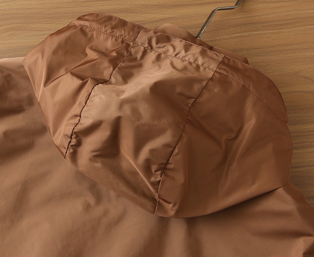 🆕普拉达PRADA双面穿 连帽夹克外套 经典的英式传承依旧时尚韵味浓郁.独具一格的时尚单品.客供定制面料