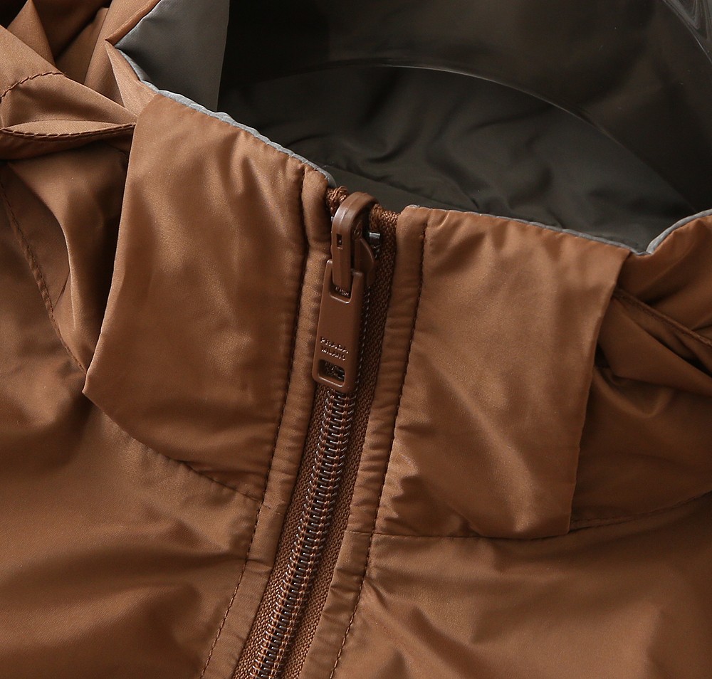 🆕普拉达PRADA双面穿 连帽夹克外套 经典的英式传承依旧时尚韵味浓郁.独具一格的时尚单品.客供定制面料