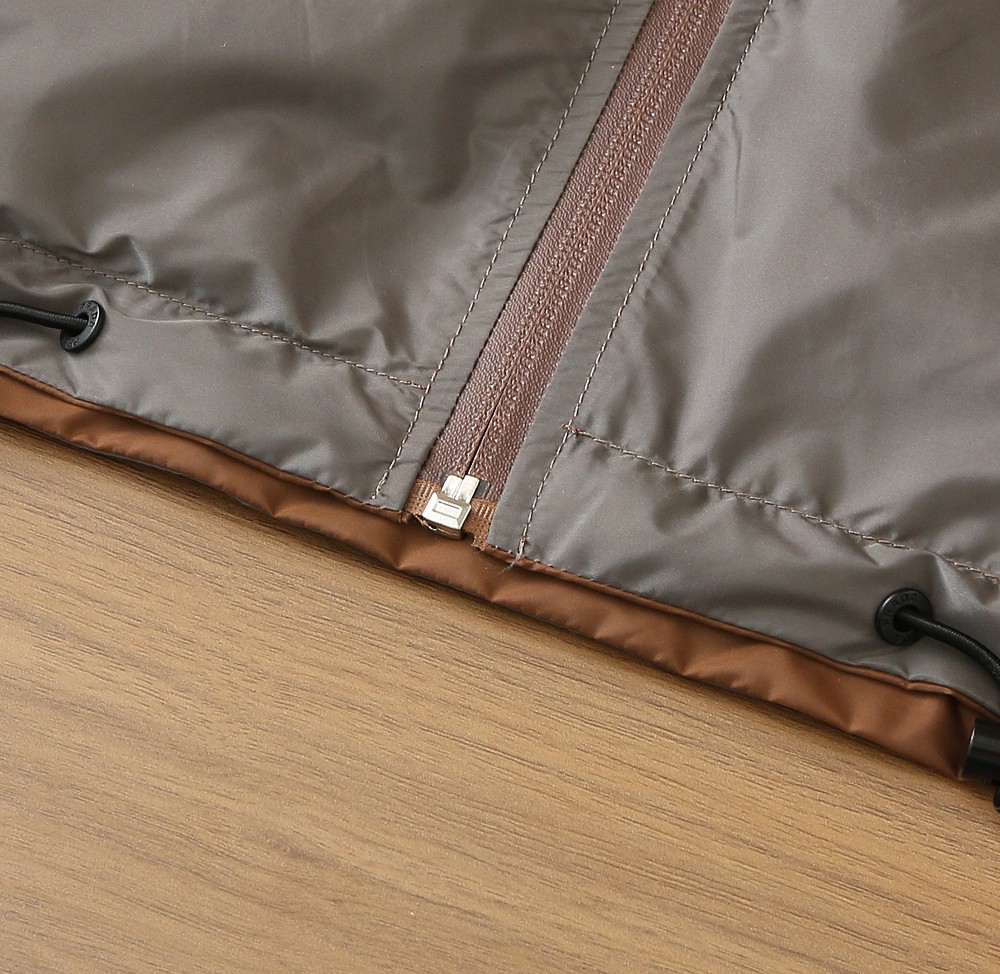 🆕普拉达PRADA双面穿 连帽夹克外套 经典的英式传承依旧时尚韵味浓郁.独具一格的时尚单品.客供定制面料