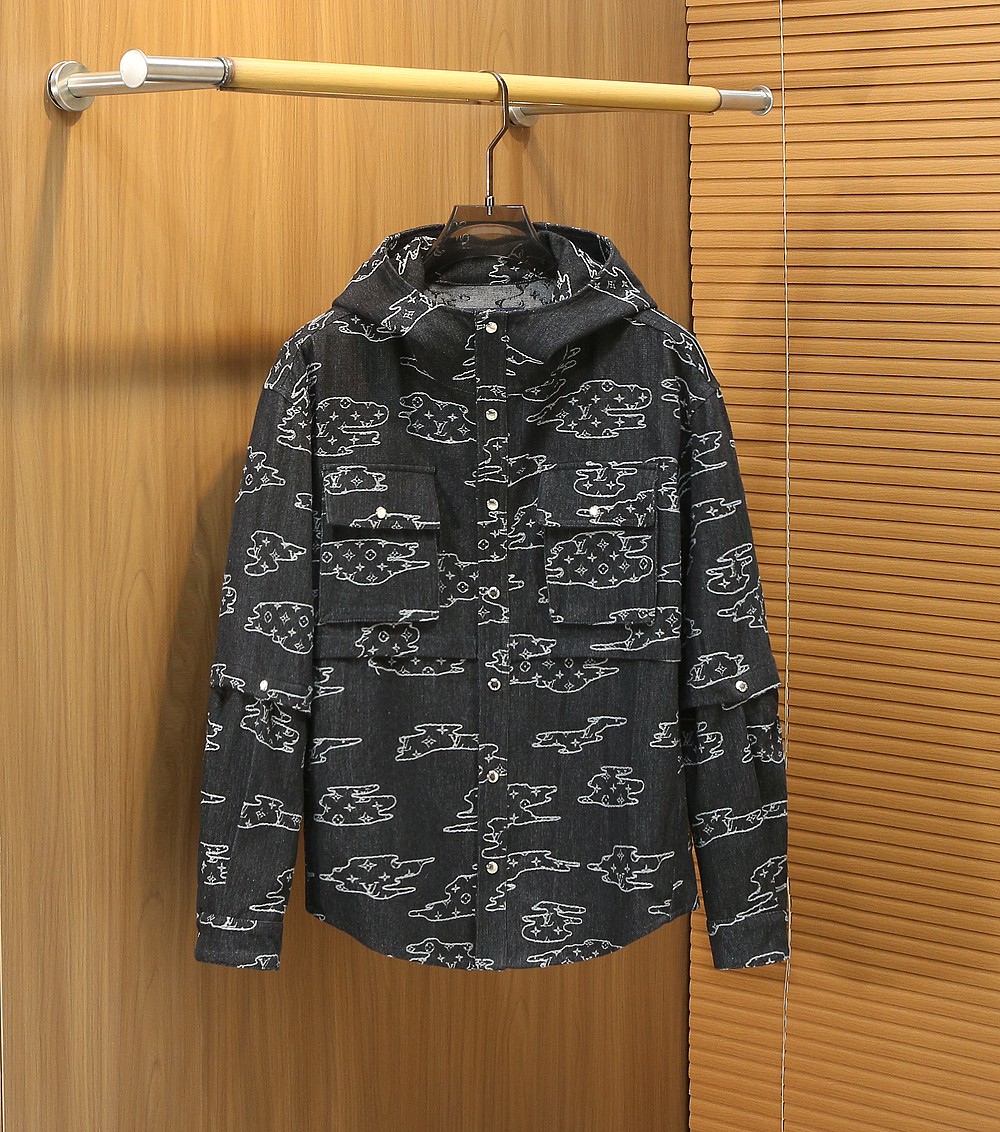 NO:862118,2026SS spring new LV national style series auspicious cloud pattern shirt jacket with removable sleeves!  Original 1:1 customized hardware accessories, all imported original customization. Welcome to compare at the counter. Absolutely high quality. Super soft. Super heavy fabric with perfect workmanship. High-end customized fabric. Exclusive model. Non-market goods. Color black blue. Size M-L-XL-XXL-3XL 9748, Louis Vuitton, jackets & coats, shirts,198609092026SS春季新款LV国风系列祥云图案衬衫外套,袖子可脱卸！ 原版1:1订制五金配件,全进口原版定制 欢迎专柜对比 绝对的高品质 超柔软 超级重面料做工杠杠的版型完美 高端定制面料 独家款 非市场货 颜色黑色 蓝色 尺码M-L-XL-XXL-3XL 9748,,louis vuitton,jackets & coats,shirts,,Men's clothing