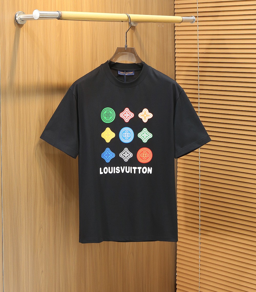 LV2026春夏新款首发专柜最新款短袖圆领T恤 高端订制 设计前卫时尚！品牌logo重工艺设计 高端定制