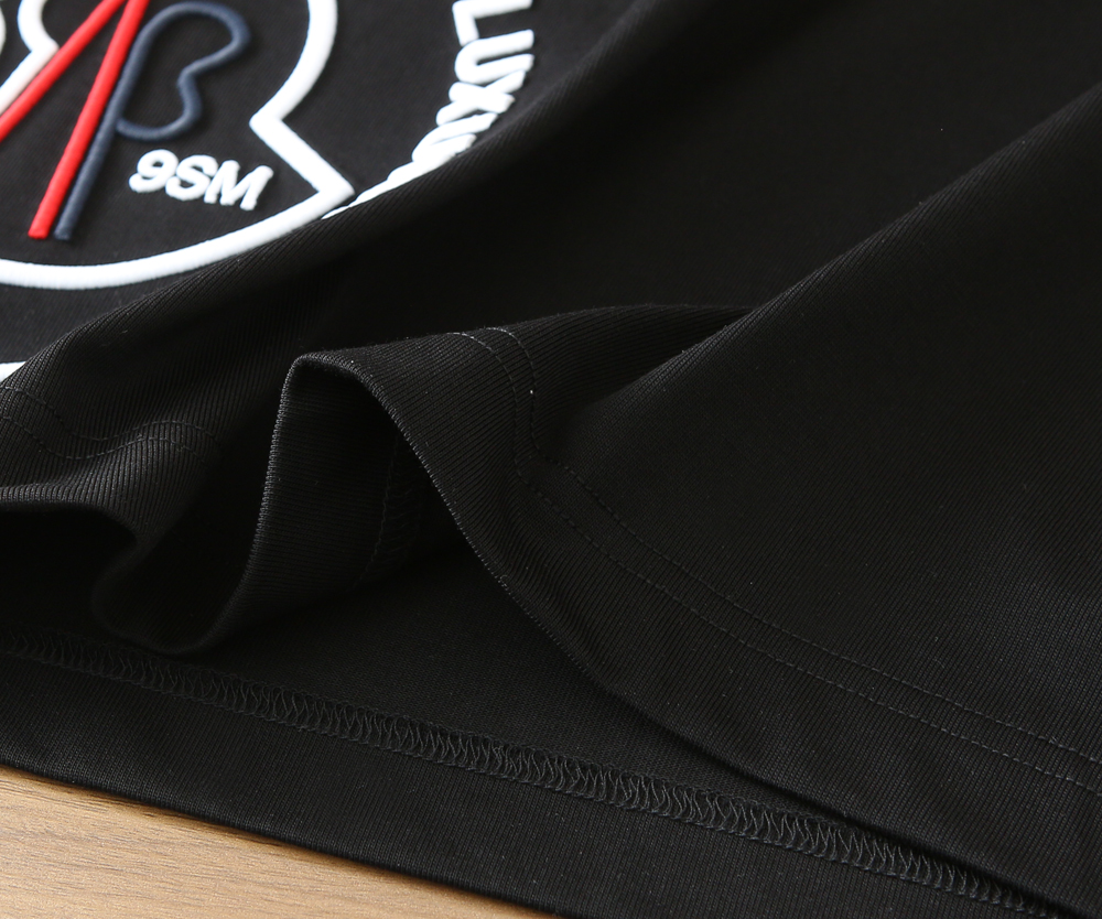 蒙口2026春夏新款首发专柜最新款短袖圆领T恤 高端订制 设计前卫时尚！品牌logo重工艺设计 高端定制