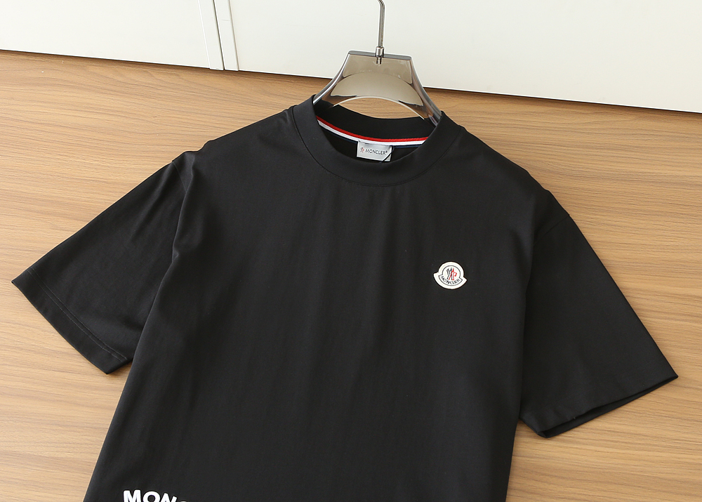 蒙口2026春夏新款首发专柜最新款短袖圆领T恤 高端订制 设计前卫时尚！品牌logo重工艺设计 高端定制