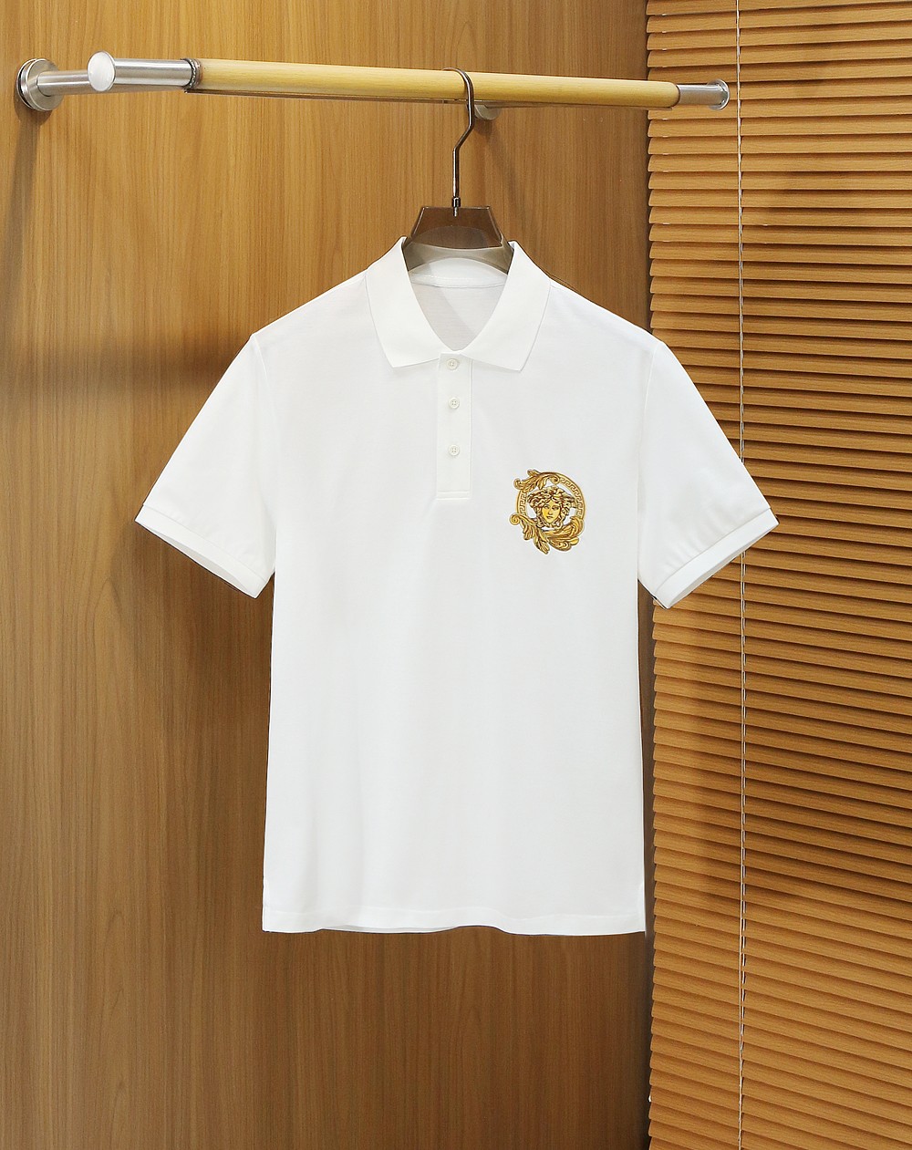 范*哲Ver**ce 2026早春新款！柜在售 经典款.CouPe Blason刺绣男士圆领短袖Polo