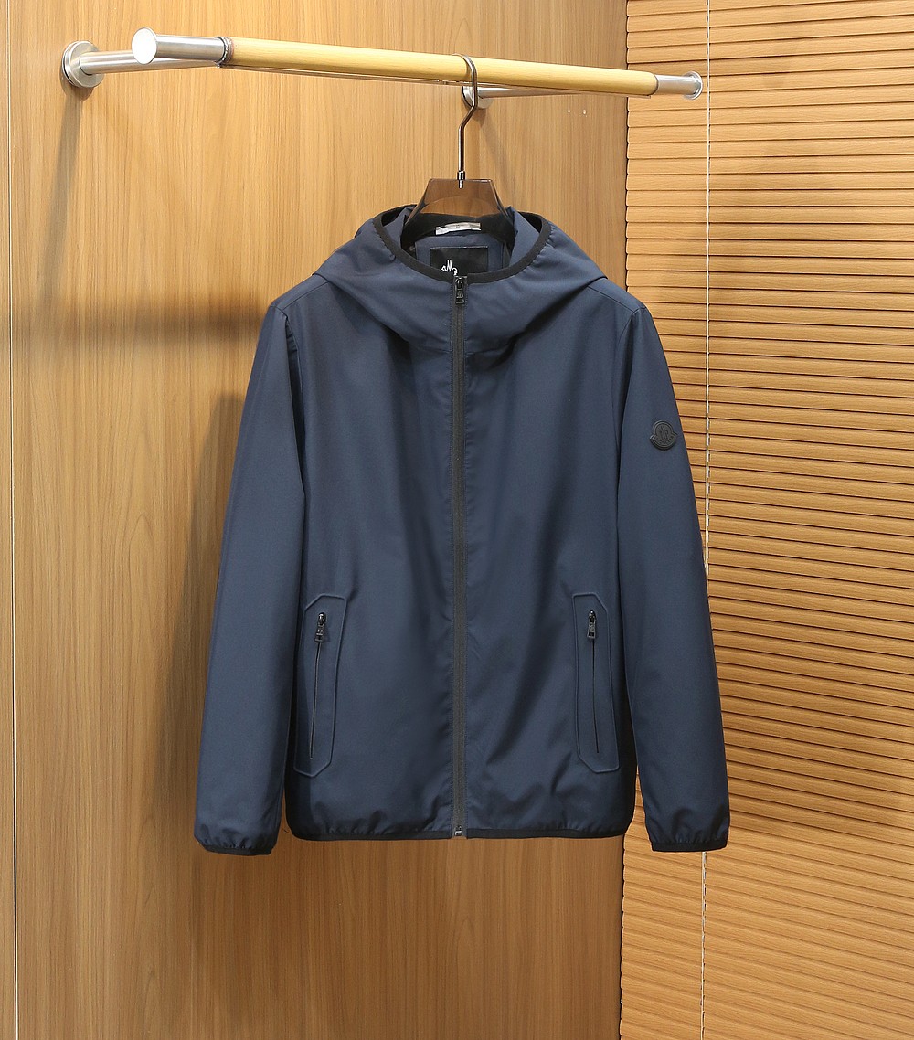 蒙口Moncler2026早春新款连帽夹克外套，众多明星都爱穿的时尚百搭单品！喜欢经典简约的朋友,一定不