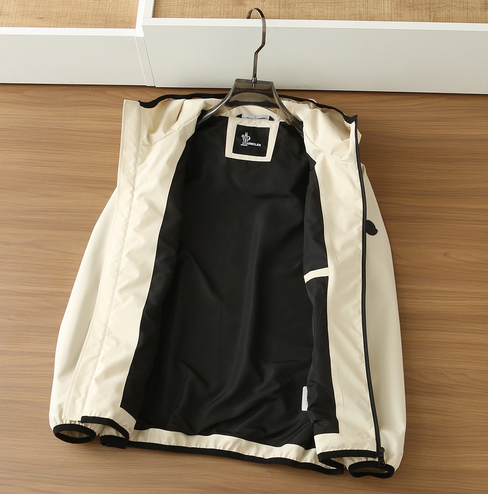 蒙口Moncler2026早春新款连帽夹克外套，众多明星都爱穿的时尚百搭单品！喜欢经典简约的朋友,一定不