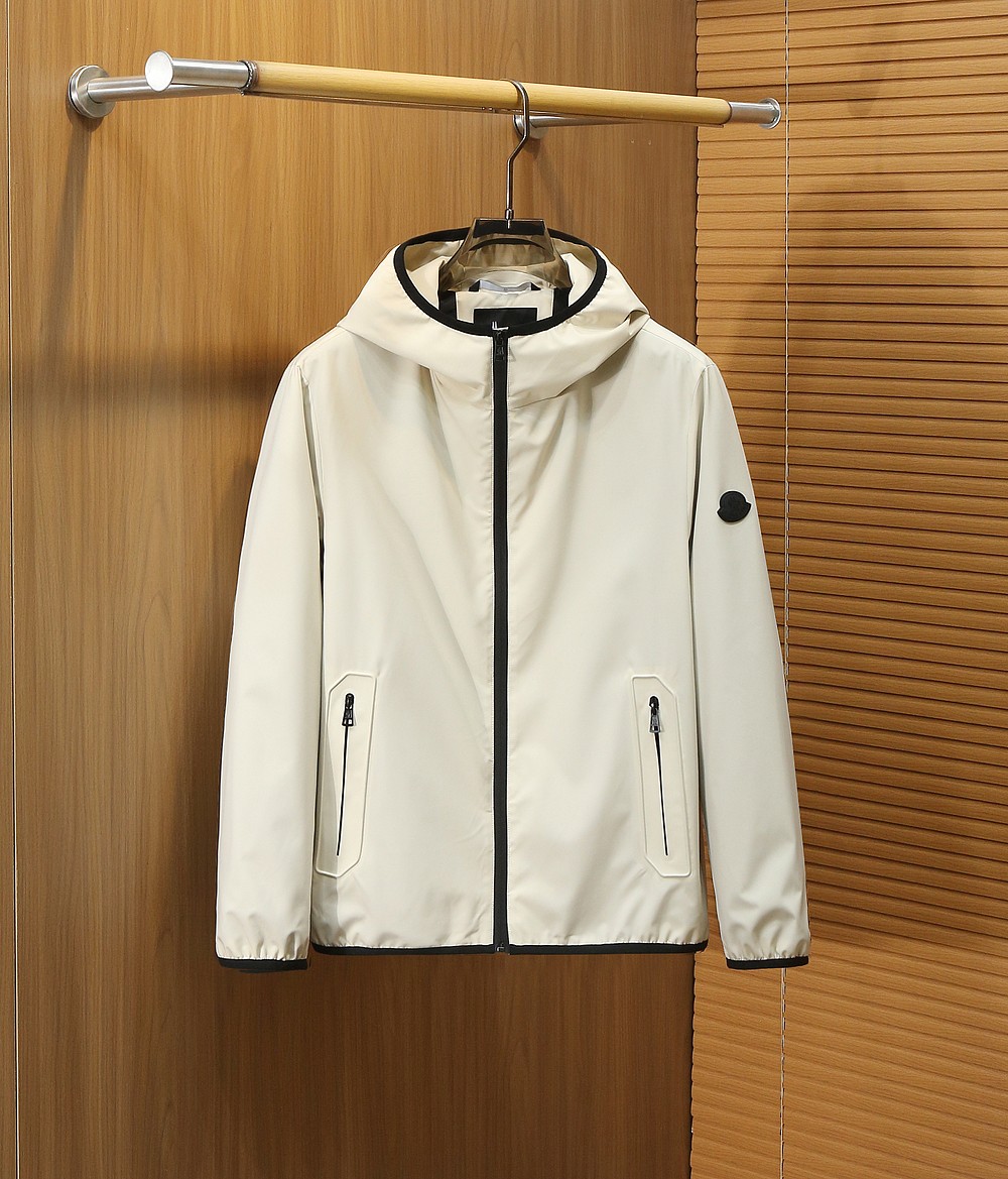 蒙口Moncler2026早春新款连帽夹克外套，众多明星都爱穿的时尚百搭单品！喜欢经典简约的朋友,一定不