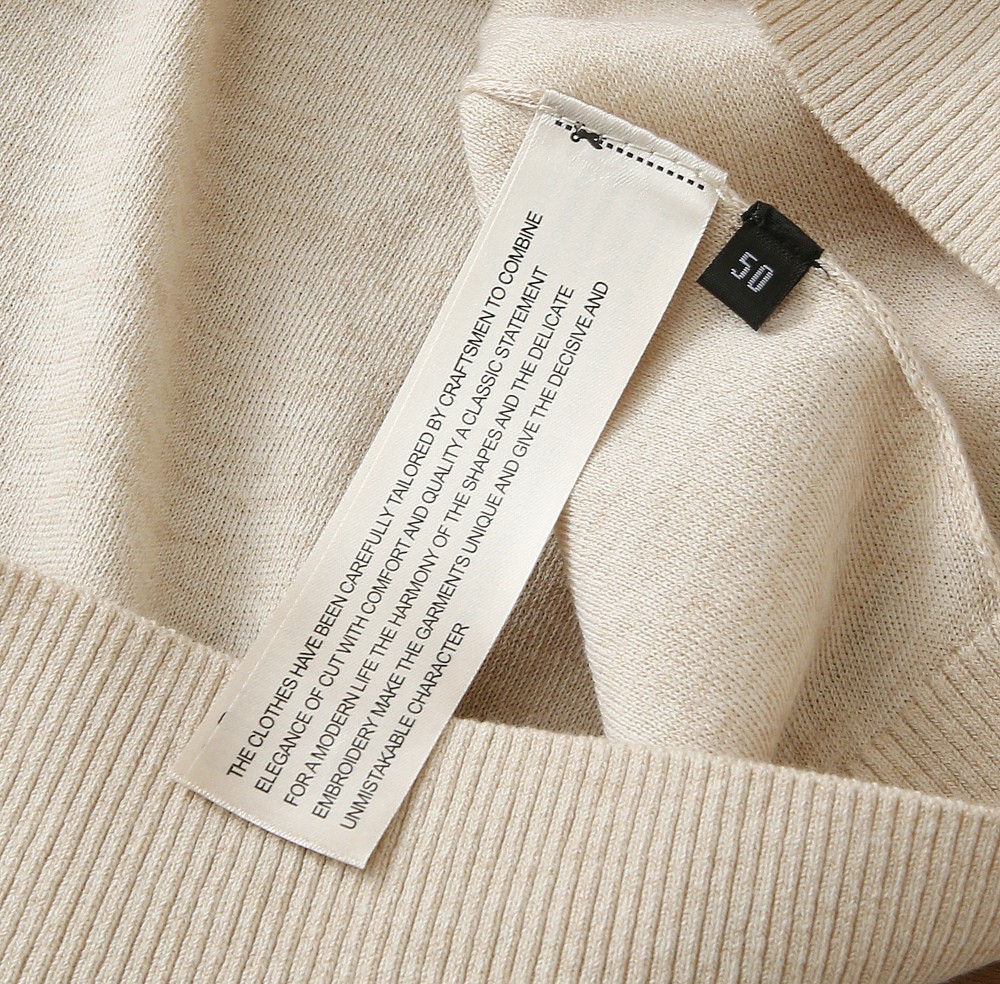 Lo*ro Pi*na诺 u翩雅 老钱推荐！Loro piana三粒扣针织短袖Polo很好修饰脸型视觉感
