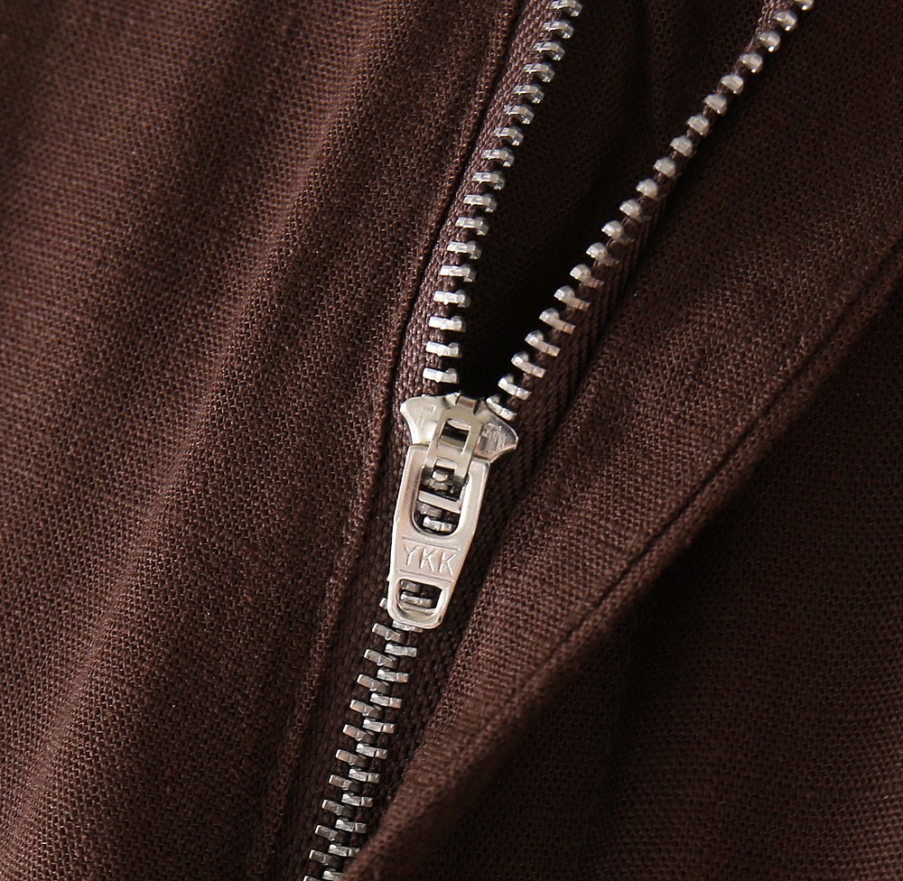 BC老钱新贵们的大爱 客供天丝面料有着极好的亲肤感 直脚休闲裤 经典款 商务休闲都实穿的一款 合体的剪裁