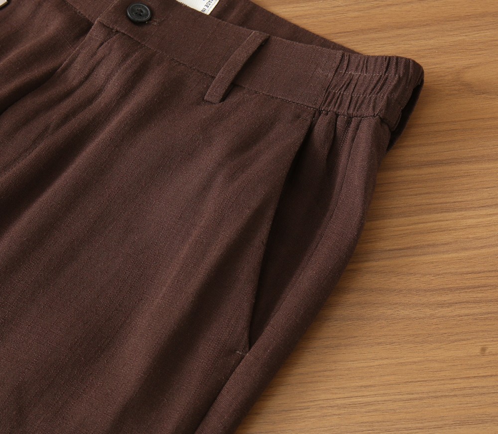 BC老钱新贵们的大爱 客供天丝面料有着极好的亲肤感 直脚休闲裤 经典款 商务休闲都实穿的一款 合体的剪裁