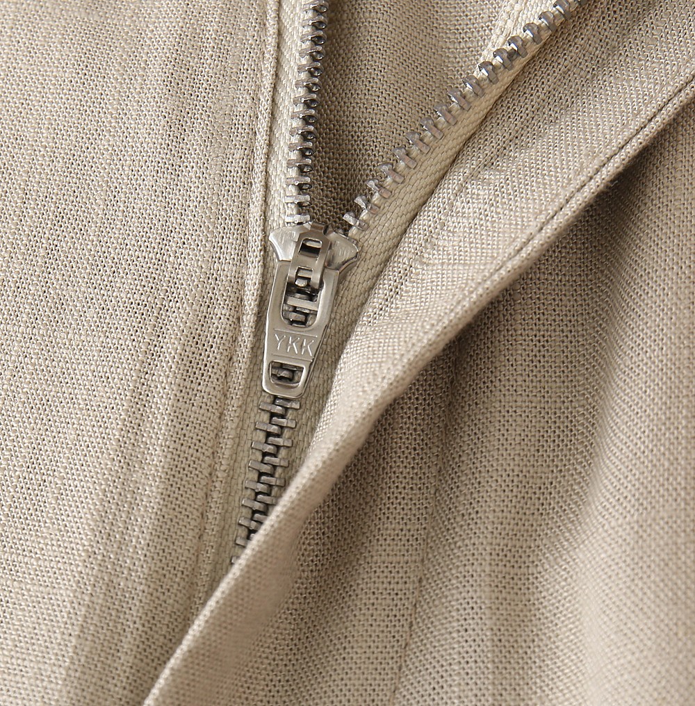 BC老钱新贵们的大爱 客供天丝面料有着极好的亲肤感 直脚休闲裤 经典款 商务休闲都实穿的一款 合体的剪裁