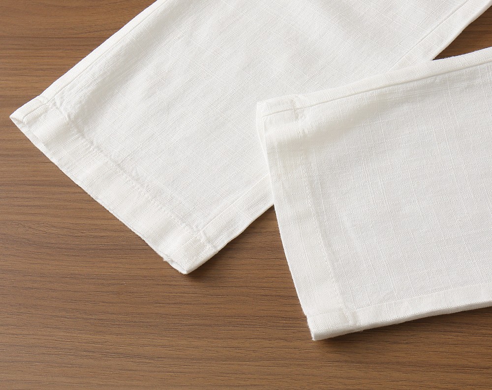 BC老钱新贵们的大爱 客供天丝面料有着极好的亲肤感 直脚休闲裤 经典款 商务休闲都实穿的一款 合体的剪裁