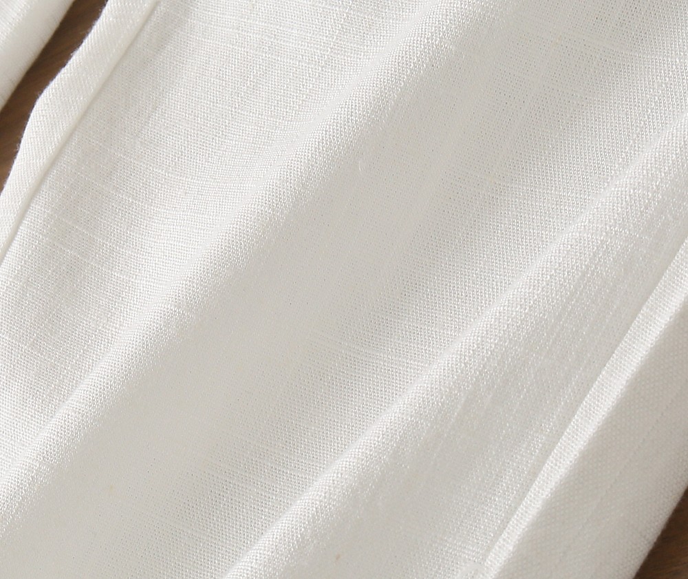 BC老钱新贵们的大爱 客供天丝面料有着极好的亲肤感 直脚休闲裤 经典款 商务休闲都实穿的一款 合体的剪裁