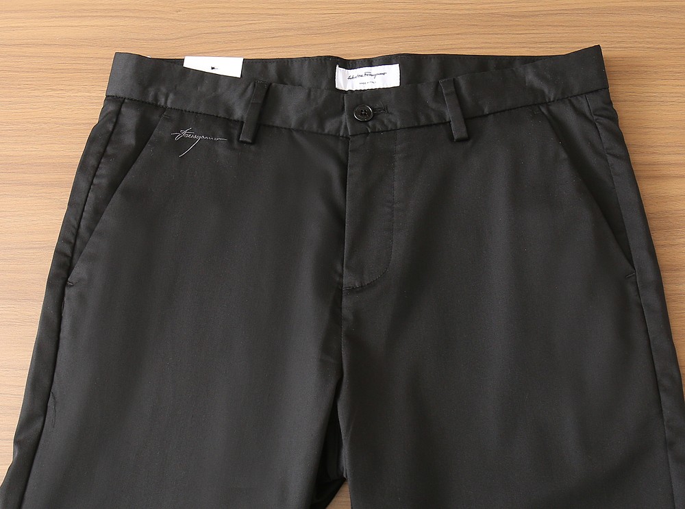 菲拉格慕2026春夏新品 原单男士西装休闲裤 每季必出的类型，无需质疑的热卖王牌单品，符合四季最佳的搭配