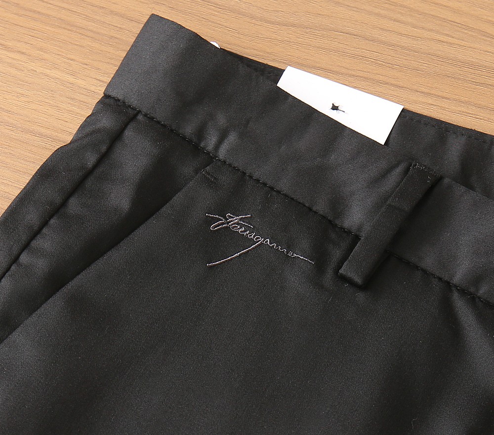 菲拉格慕2026春夏新品 原单男士西装休闲裤 每季必出的类型，无需质疑的热卖王牌单品，符合四季最佳的搭配