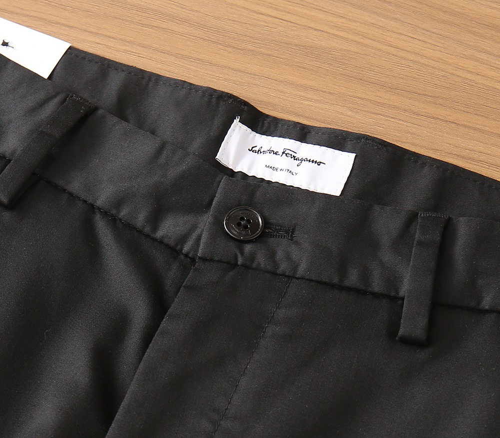 菲拉格慕2026春夏新品 原单男士西装休闲裤 每季必出的类型，无需质疑的热卖王牌单品，符合四季最佳的搭配