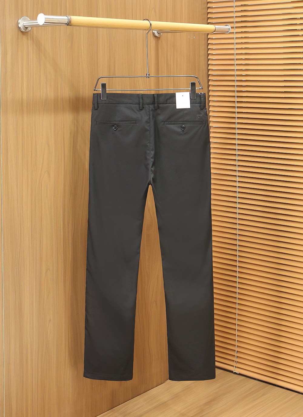 菲拉格慕2026春夏新品 原单男士西装休闲裤 每季必出的类型，无需质疑的热卖王牌单品，符合四季最佳的搭配