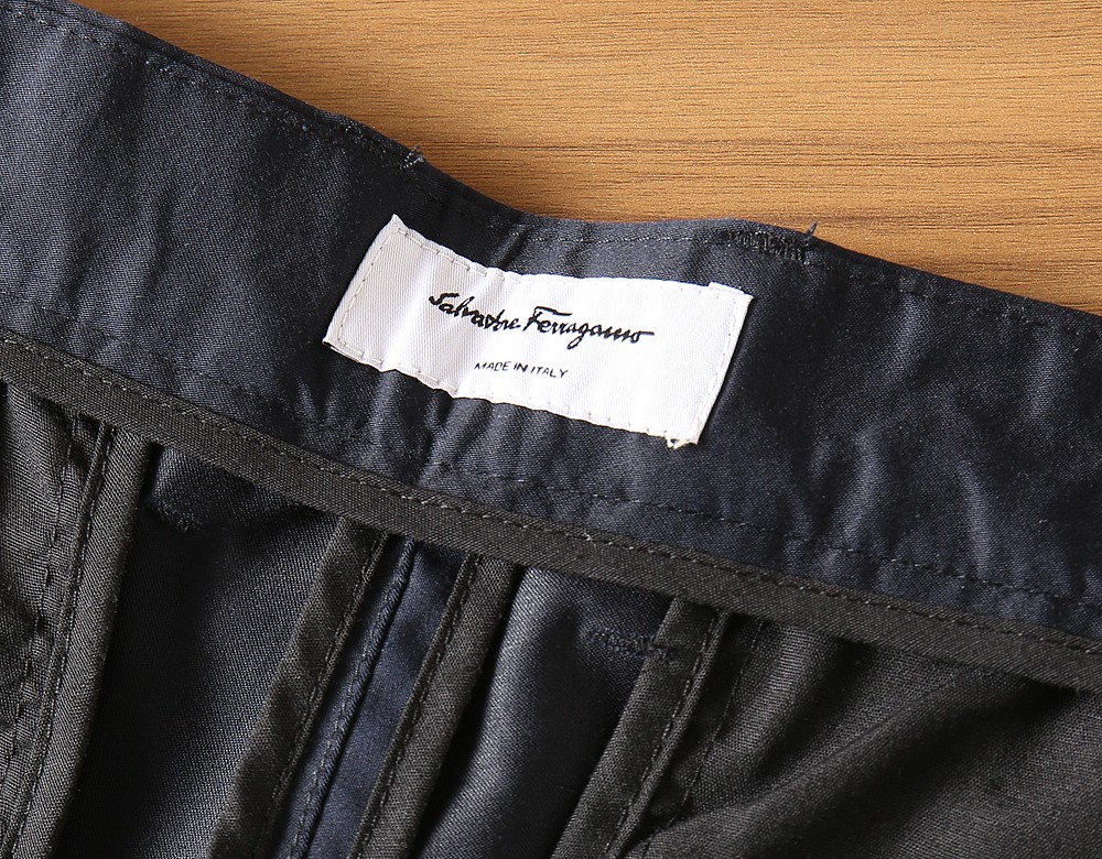 菲拉格慕2026春夏新品 原单男士西装休闲裤 每季必出的类型，无需质疑的热卖王牌单品，符合四季最佳的搭配