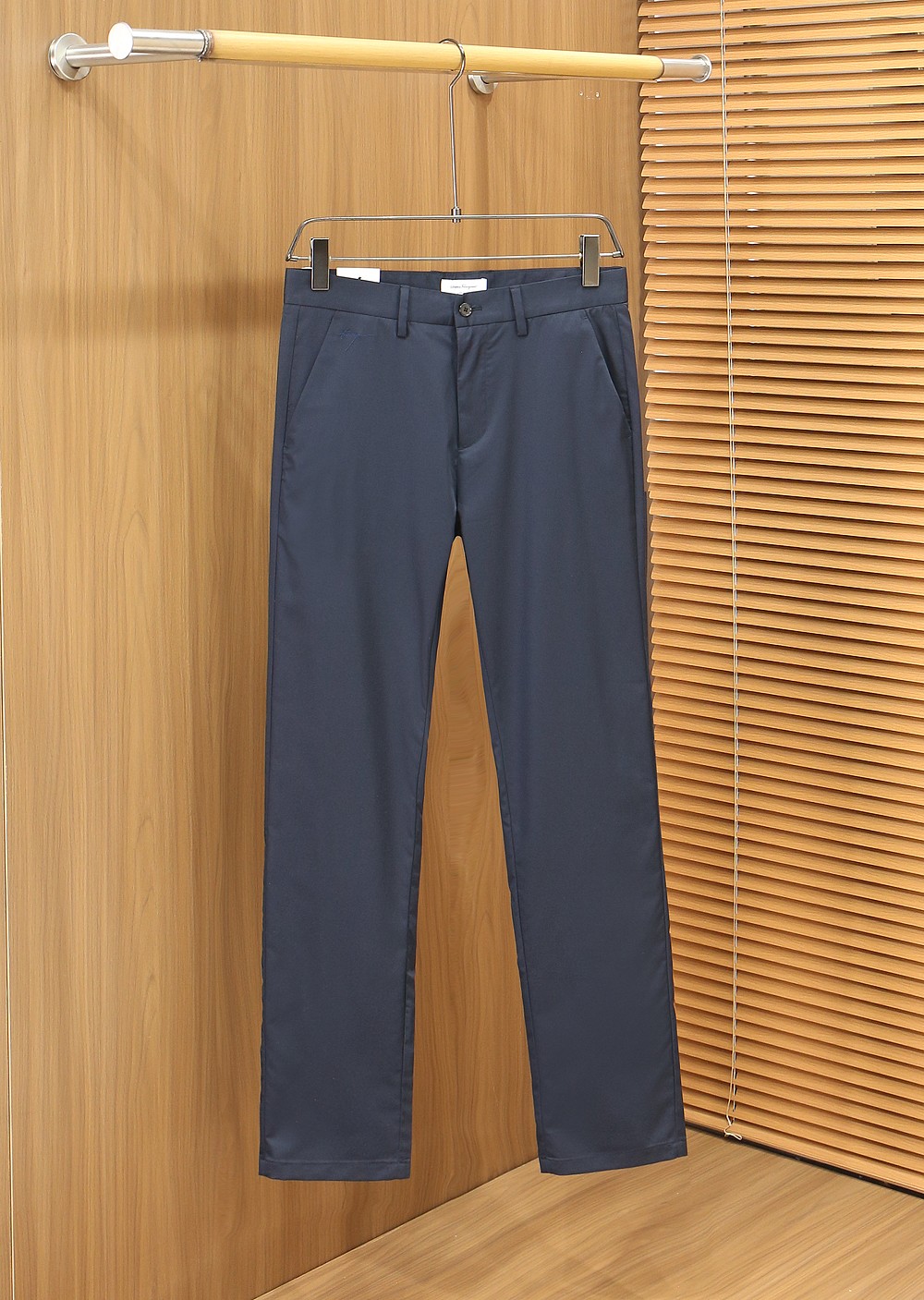 菲拉格慕2026春夏新品 原单男士西装休闲裤 每季必出的类型，无需质疑的热卖王牌单品，符合四季最佳的搭配