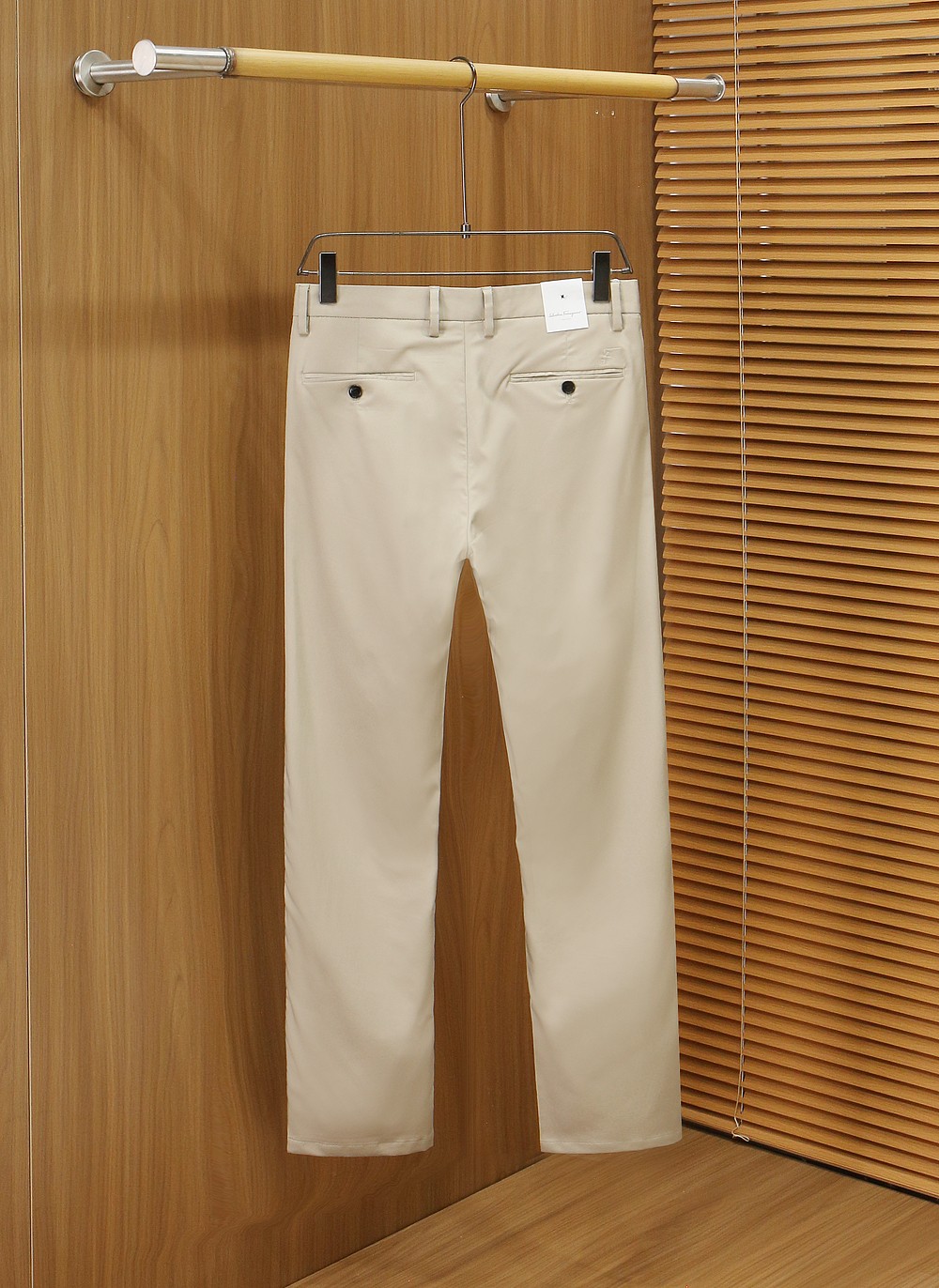 菲拉格慕2026春夏新品 原单男士西装休闲裤 每季必出的类型，无需质疑的热卖王牌单品，符合四季最佳的搭配