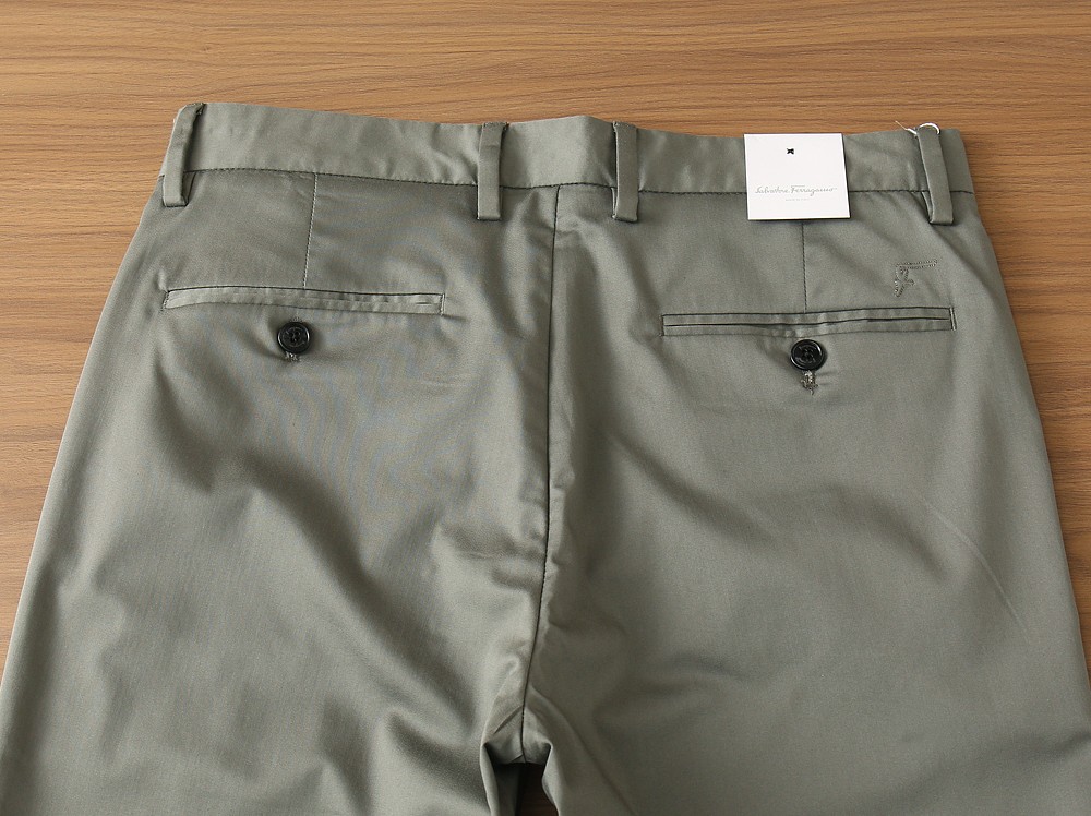 菲拉格慕2026春夏新品 原单男士西装休闲裤 每季必出的类型，无需质疑的热卖王牌单品，符合四季最佳的搭配