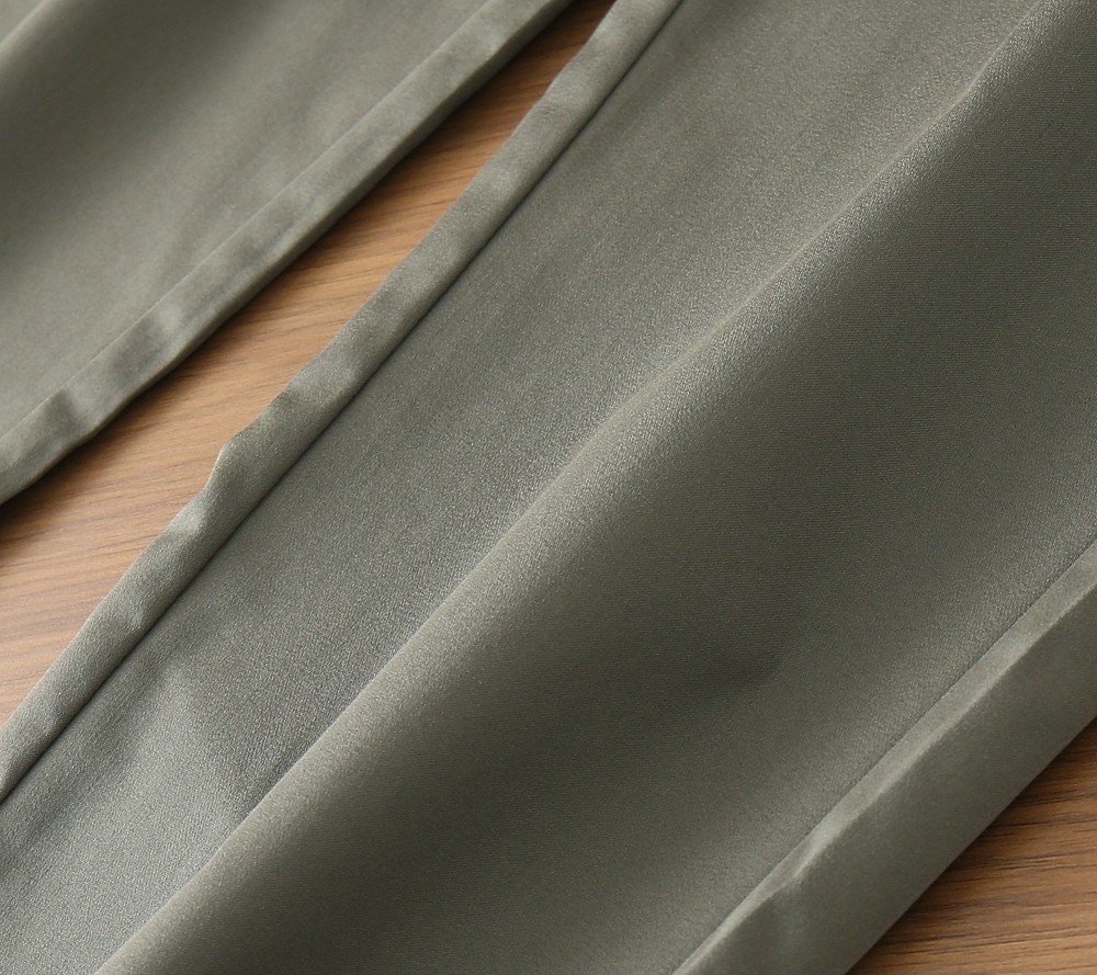 菲拉格慕2026春夏新品 原单男士西装休闲裤 每季必出的类型，无需质疑的热卖王牌单品，符合四季最佳的搭配