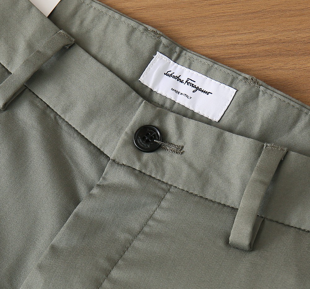 菲拉格慕2026春夏新品 原单男士西装休闲裤 每季必出的类型，无需质疑的热卖王牌单品，符合四季最佳的搭配