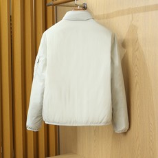 羽绒服 Moncler立领轻量薄款羽绒服✨ 简约无帽立领设计,利落干练,属于实用型轻羽绒。 轻薄鹅绒填充,重量轻便,保暖 羽绒服 Moncler立领轻量薄款羽绒服✨ 简约无帽立领设计,利落干练,属于实用型轻羽绒。 轻薄鹅绒填充,重量轻便,保暖