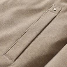 羽绒服 LV秋冬新款男士商务休闲羊毛羽绒服外套,鹅绒填充,面料与辅料皆为客供,定织定染而成,触感极为柔软细腻,细节精湛 羽绒服 LV秋冬新款男士商务休闲羊毛羽绒服外套,鹅绒填充,面料与辅料皆为客供,定织定染而成,触感极为柔软细腻,细节精湛