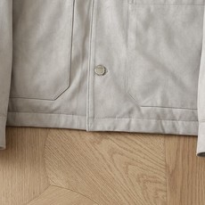 羽绒服 LV秋冬新款男士商务休闲麂皮绒羽绒服外套,鹅绒填充,面料与辅料皆为客供,定织定染而成,触感极为柔软细腻,细节精湛 羽绒服 LV秋冬新款男士商务休闲麂皮绒羽绒服外套,鹅绒填充,面料与辅料皆为客供,定织定染而成,触感极为柔软细腻,细节精湛