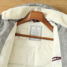 羽绒服 BC秋冬新款男士商务休闲羊毛羽绒服外套,鹅绒填充面料与辅料皆为客供,定织定染而成,触感极为柔软细腻,细节精湛考究 羽绒服 BC秋冬新款男士商务休闲羊毛羽绒服外套,鹅绒填充面料与辅料皆为客供,定织定染而成,触感极为柔软细腻,细节精湛考究