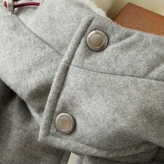 羽绒服 BC秋冬新款男士商务休闲羊毛羽绒服外套,鹅绒填充面料与辅料皆为客供,定织定染而成,触感极为柔软细腻,细节精湛考究 羽绒服 BC秋冬新款男士商务休闲羊毛羽绒服外套,鹅绒填充面料与辅料皆为客供,定织定染而成,触感极为柔软细腻,细节精湛考究