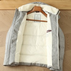 羽绒服 BC秋冬新款男士商务休闲羊毛羽绒服外套,鹅绒填充面料与辅料皆为客供,定织定染而成,触感极为柔软细腻,细节精湛考究 羽绒服 BC秋冬新款男士商务休闲羊毛羽绒服外套,鹅绒填充面料与辅料皆为客供,定织定染而成,触感极为柔软细腻,细节精湛考究