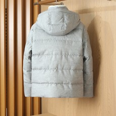 羽绒服 BC秋冬新款男士商务休闲羊毛羽绒服外套,鹅绒填充面料与辅料皆为客供,定织定染而成,触感极为柔软细腻,细节精湛考究 羽绒服 BC秋冬新款男士商务休闲羊毛羽绒服外套,鹅绒填充面料与辅料皆为客供,定织定染而成,触感极为柔软细腻,细节精湛考究
