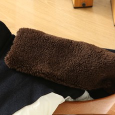 羽绒服 BC秋冬新款男士商务休闲羊毛羽绒服外套,鹅绒填充面料与辅料皆为客供,定织定染而成,触感极为柔软细腻,细节精湛考究 羽绒服 BC秋冬新款男士商务休闲羊毛羽绒服外套,鹅绒填充面料与辅料皆为客供,定织定染而成,触感极为柔软细腻,细节精湛考究
