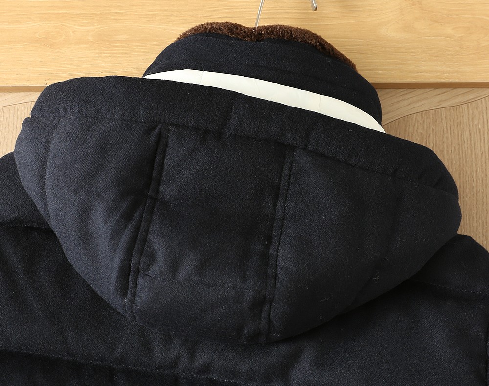 羽绒服 BC秋冬新款男士商务休闲羊毛羽绒服外套,鹅绒填充面料与辅料皆为客供,定织定染而成,触感极为柔软细腻,细节精湛考究 羽绒服 BC秋冬新款男士商务休闲羊毛羽绒服外套,鹅绒填充面料与辅料皆为客供,定织定染而成,触感极为柔软细腻,细节精湛考究