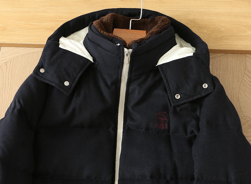 羽绒服 BC秋冬新款男士商务休闲羊毛羽绒服外套,鹅绒填充面料与辅料皆为客供,定织定染而成,触感极为柔软细腻,细节精湛考究 羽绒服 BC秋冬新款男士商务休闲羊毛羽绒服外套,鹅绒填充面料与辅料皆为客供,定织定染而成,触感极为柔软细腻,细节精湛考究