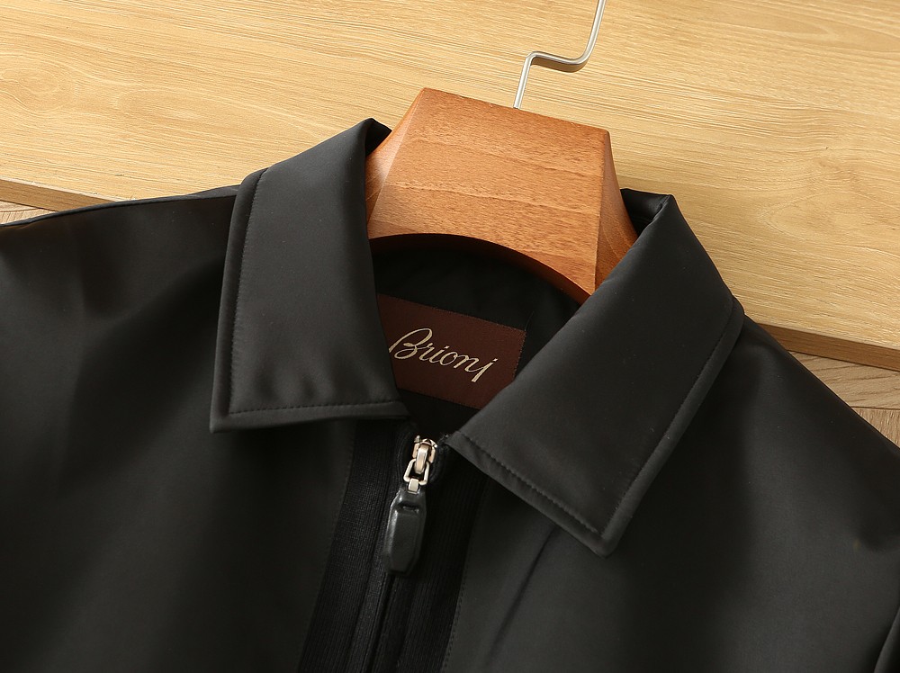 羽绒服 MooRER穆勒2026SS秋冬新款上新! 羽绒服夹克外套,贸易公司渠道稀出,领先官网发售!男士高端都市风尚翻领 羽绒服 MooRER穆勒2026SS秋冬新款上新! 羽绒服夹克外套,贸易公司渠道稀出,领先官网发售!男士高端都市风尚翻领