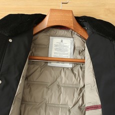 羽绒服 BC秋冬新款男士商务休闲毛领羽绒服外套,鹅绒填充,面料与辅料皆为客供,定织定染而成,触感极为柔软细腻,细节精湛考 羽绒服 BC秋冬新款男士商务休闲毛领羽绒服外套,鹅绒填充,面料与辅料皆为客供,定织定染而成,触感极为柔软细腻,细节精湛考
