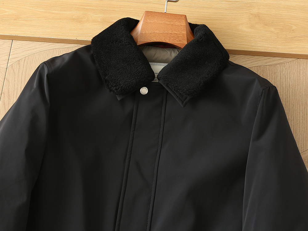 羽绒服 BC秋冬新款男士商务休闲毛领羽绒服外套,鹅绒填充,面料与辅料皆为客供,定织定染而成,触感极为柔软细腻,细节精湛考 羽绒服 BC秋冬新款男士商务休闲毛领羽绒服外套,鹅绒填充,面料与辅料皆为客供,定织定染而成,触感极为柔软细腻,细节精湛考