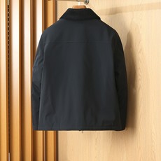 羽绒服 BC秋冬新款男士商务休闲毛领羽绒服外套,鹅绒填充,面料与辅料皆为客供,定织定染而成,触感极为柔软细腻,细节精湛考 羽绒服 BC秋冬新款男士商务休闲毛领羽绒服外套,鹅绒填充,面料与辅料皆为客供,定织定染而成,触感极为柔软细腻,细节精湛考
