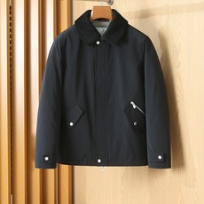 羽绒服 BC秋冬新款男士商务休闲毛领羽绒服外套,鹅绒填充,面料与辅料皆为客供,定织定染而成,触感极为柔软细腻,细节精湛考 羽绒服 BC秋冬新款男士商务休闲毛领羽绒服外套,鹅绒填充,面料与辅料皆为客供,定织定染而成,触感极为柔软细腻,细节精湛考