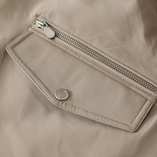 羽绒服 BC秋冬新款男士商务休闲毛领羽绒服外套,鹅绒填充,面料与辅料皆为客供,定织定染而成,触感极为柔软细腻,细节精湛考 羽绒服 BC秋冬新款男士商务休闲毛领羽绒服外套,鹅绒填充,面料与辅料皆为客供,定织定染而成,触感极为柔软细腻,细节精湛考