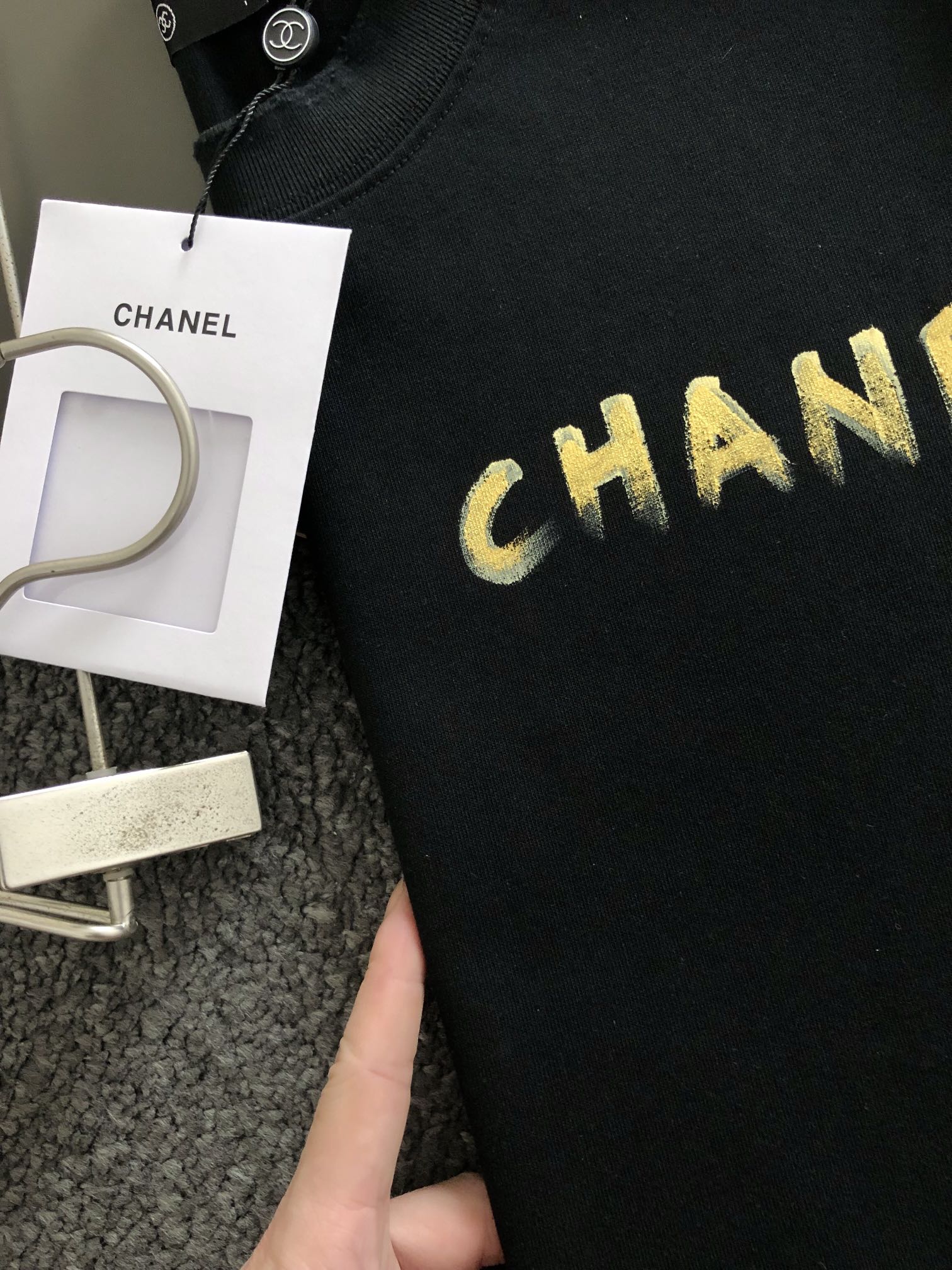 Chan*25SS 最新最顶级手绘款前后幅呼应质感短袖，专柜款短袖，顶级纯棉品质专柜原单短袖，顶级制作工