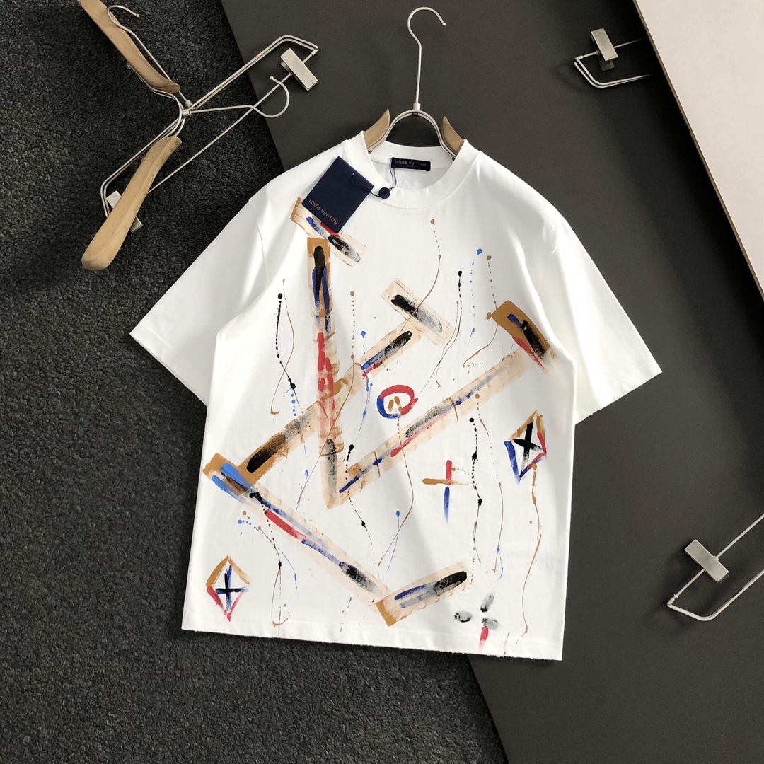   1V 25SS最新最顶级多彩se手绘款质感短袖，专柜款短袖，顶级纯棉品质专柜原单短袖，顶级制作工艺进