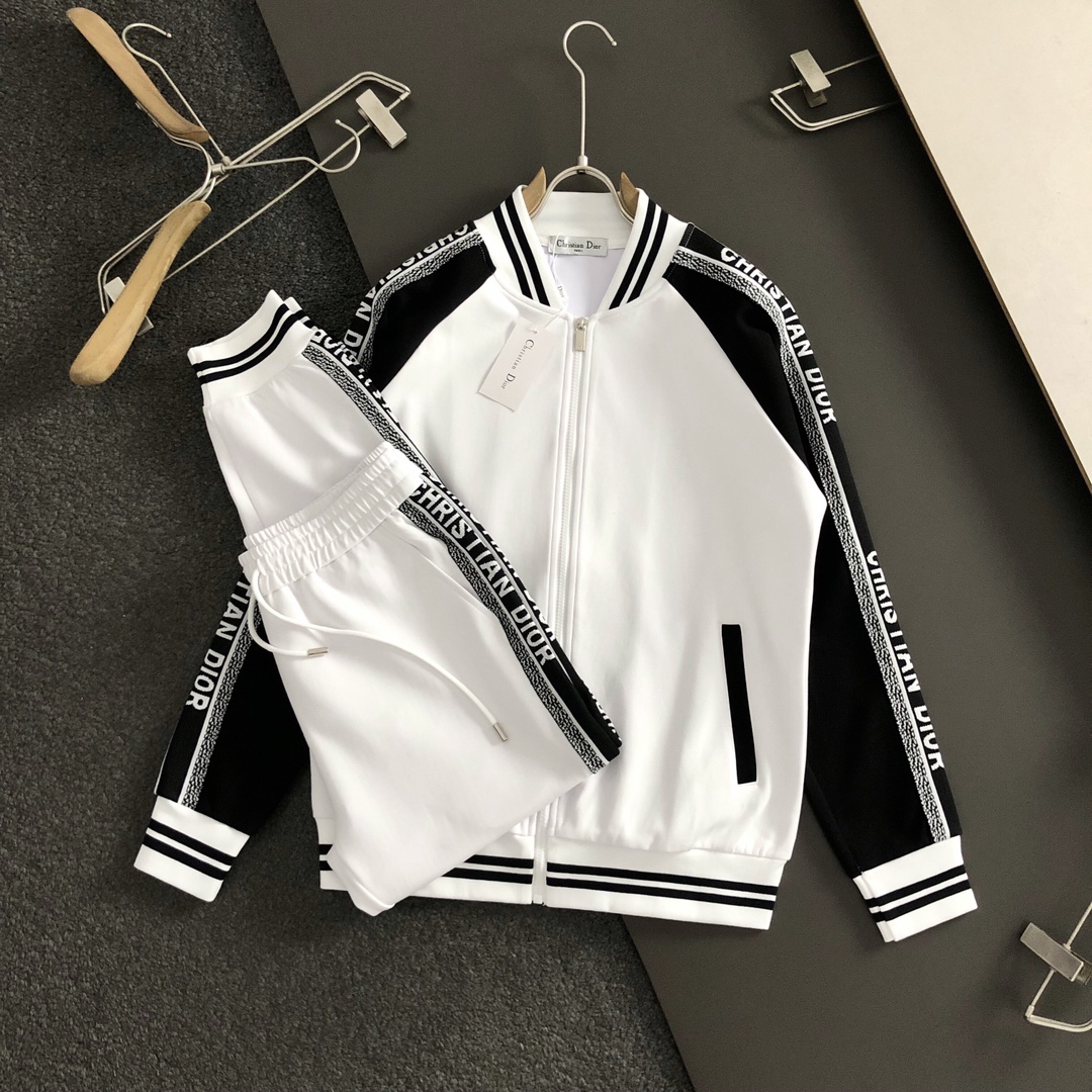 NO:128059,Diro* set style m-xxxl The latest and most top black and white spliced ​​letter jacquard casual zipper set, the top quality counter for sale, top production craft imported fabrics, unique design of the counter model, using imported high-end custom imported silk thread with first-class feel!  Official website for sale, alexander wang19860909Diro*套装版型m-xxxl 最新最顶级黑白拼接字母提花休闲拉链套装,最顶级的品质专柜在售,顶级制作工艺进口面料,专柜款独特设计,采用进口高端订制进口丝线手感一流！官网在售,,alexander wang,Men's clothing