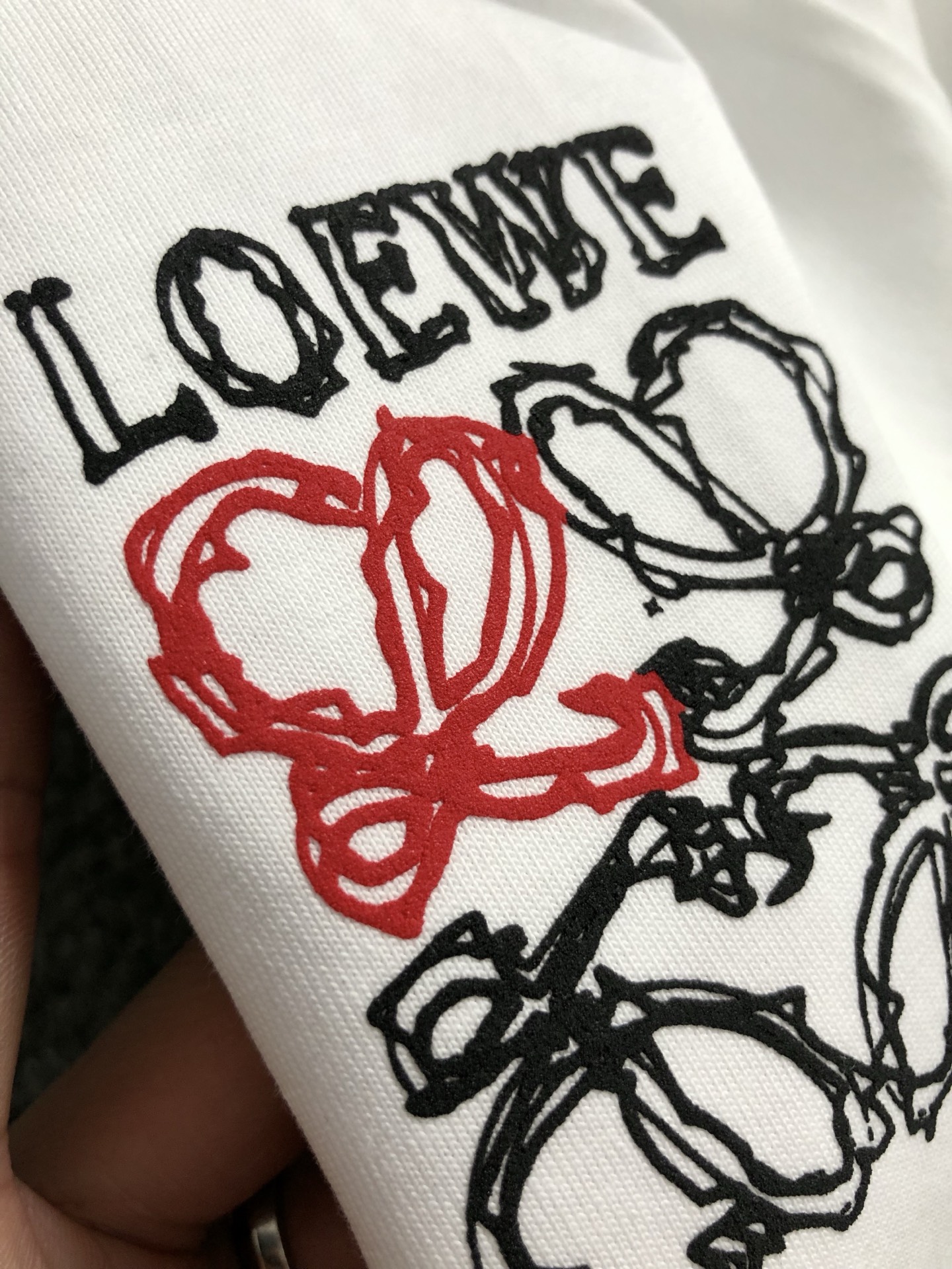  Low*合身版型M-XXXL
25春夏顶级黑白双色印花专柜面料重磅短袖，顶级元素融合打造，经典短袖3标